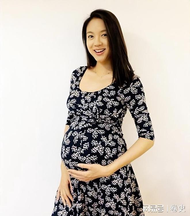 豪门怀孕6个月上春晚站C位真人生赢家凯发K8国际版艳压奚梦瑶拒嫁30亿(图2)