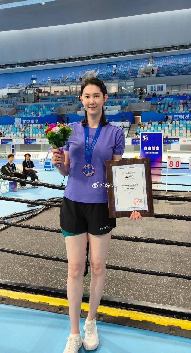 演潇洒离婚37岁仍美艳动人不愁生活k8凯发国际前女排最美国手与央视导(图17)