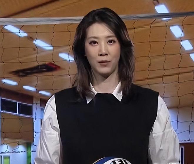 演潇洒离婚37岁仍美艳动人不愁生活k8凯发国际前女排最美国手与央视导(图15)