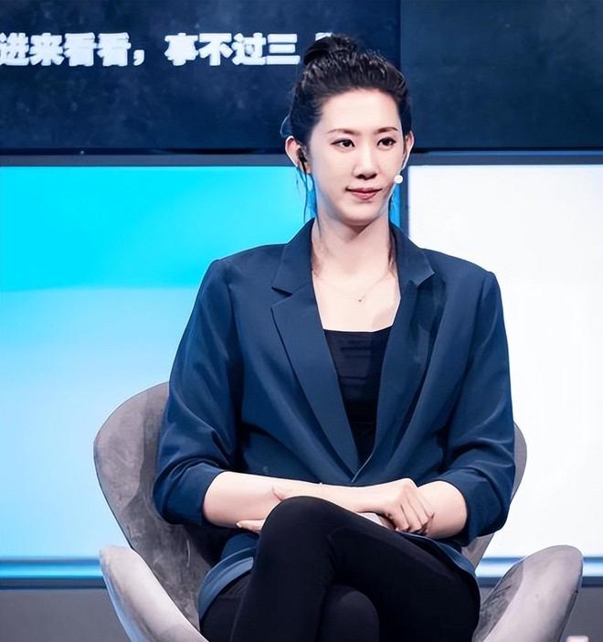演潇洒离婚37岁仍美艳动人不愁生活k8凯发国际前女排最美国手与央视导(图18)
