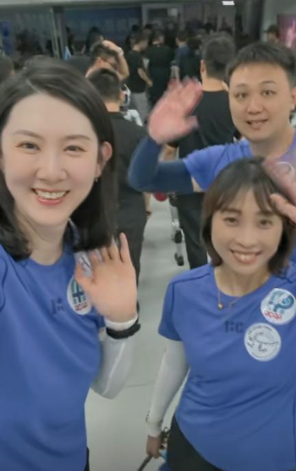 演潇洒离婚37岁仍美艳动人不愁生活k8凯发国际前女排最美国手与央视导(图22)