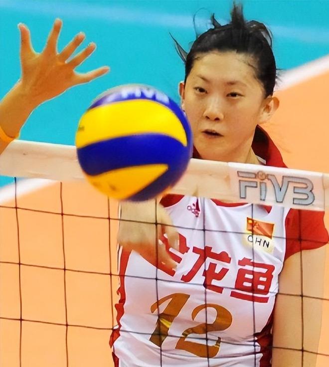演潇洒离婚37岁仍美艳动人不愁生活k8凯发国际前女排最美国手与央视导(图28)